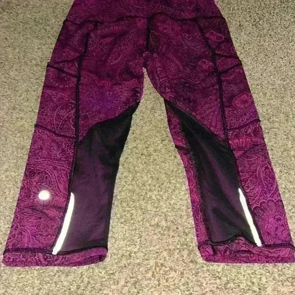 Lululemon “Outrun Half Crop” Purple Capris - Picture 4 of 5